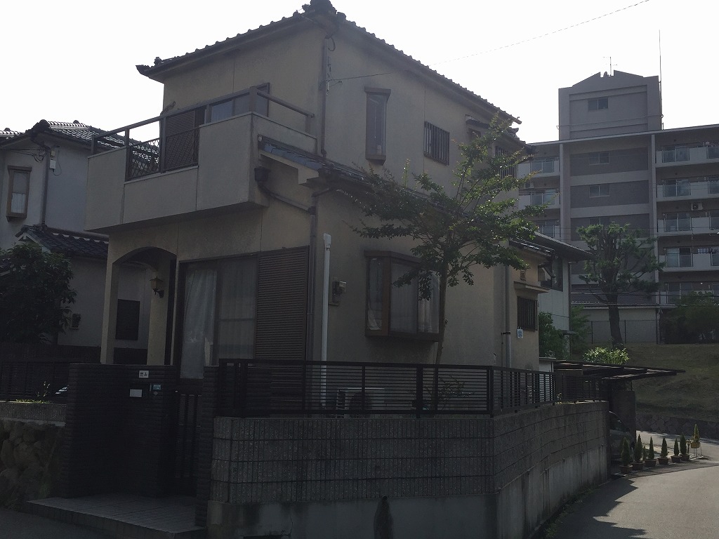 枚方市T様邸 外壁の色あせ(施工前)